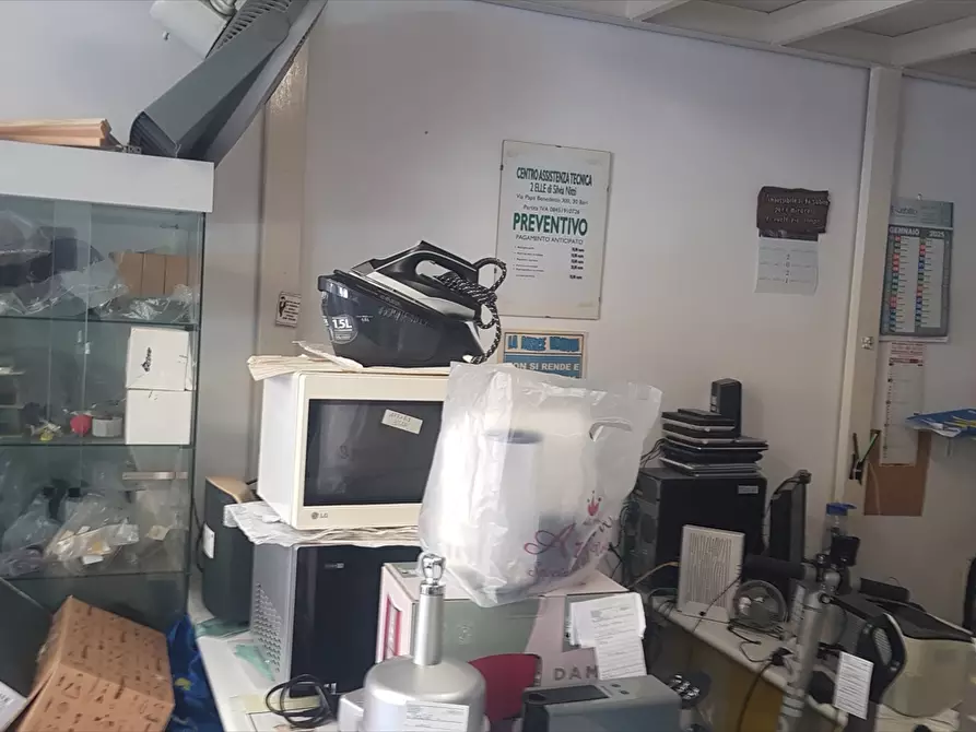 Immagine 4 di Locale commerciale in vendita  in Via Papa Benedetto XIII, 30 a Bari