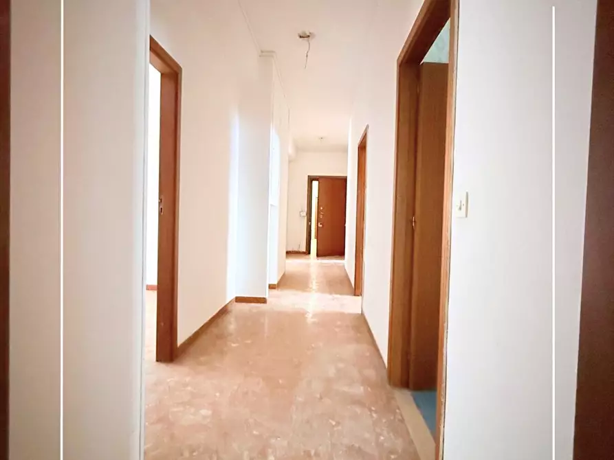 Immagine 5 di Appartamento in vendita  in via san roberto bellarmino 18 a Taranto