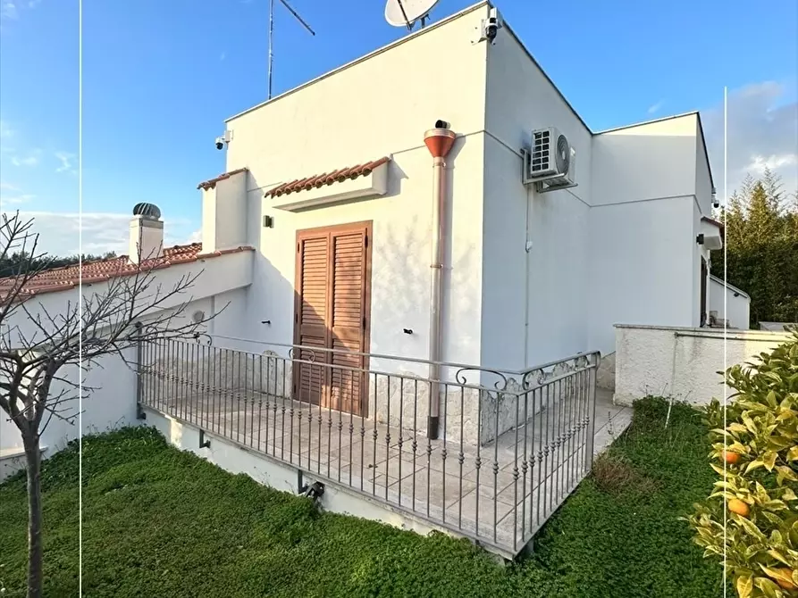 Immagine 4 di Villa in vendita  in VIA SATURO 407 a Leporano