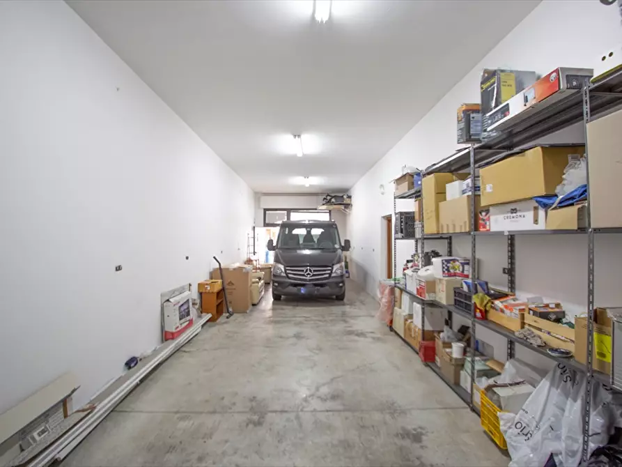 Immagine 5 di Capannone industriale in vendita  a Chieti