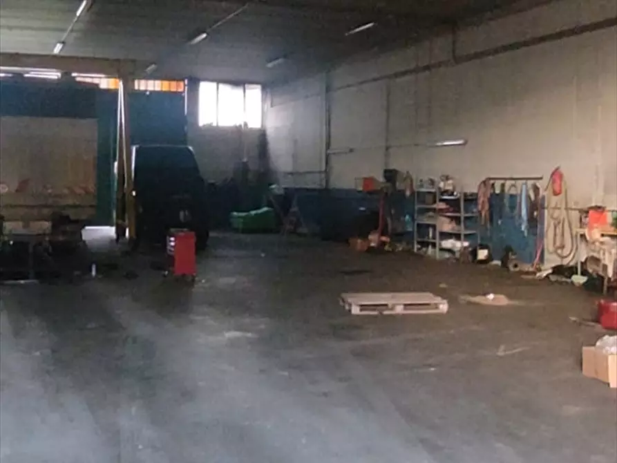 Immagine 24 di Capannone industriale in vendita  a Cerignola