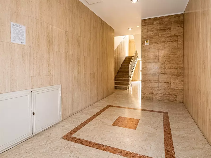 Immagine 2 di Appartamento in affitto  in via medaglie d'oro 13 a Taranto