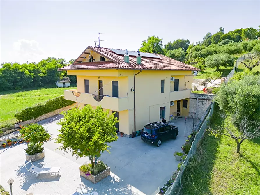 Immagine 2 di Villa in vendita  in Colle San Paolo a Chieti
