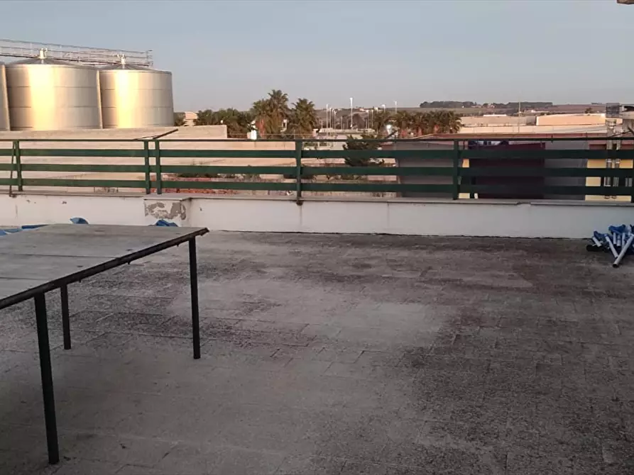 Immagine 2 di Capannone industriale in vendita  a Cerignola