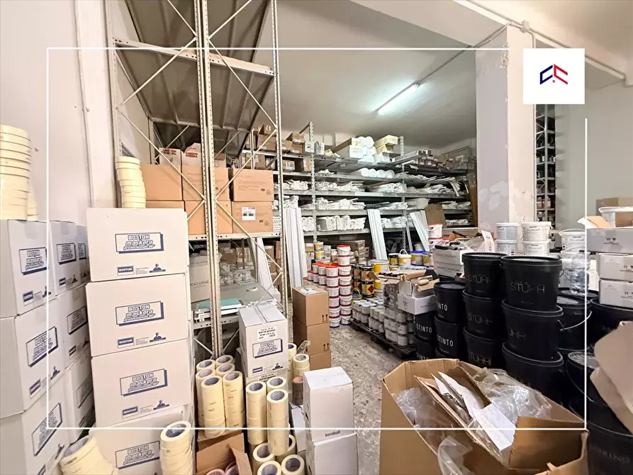 Immagine 8 di Deposito in vendita  in via elio 45 a Taranto