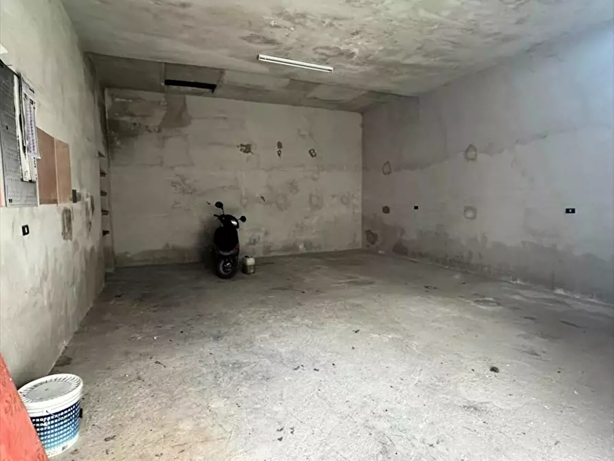 Immagine 3 di Garage in vendita  a Altamura