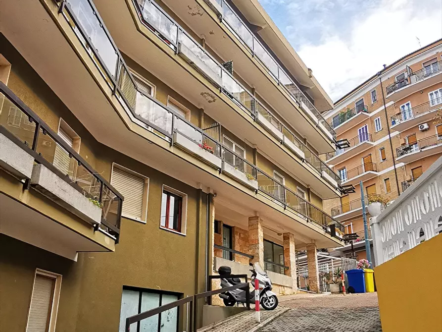 Immagine 13 di Appartamento in vendita  in Via Silvino Olivieri a Chieti