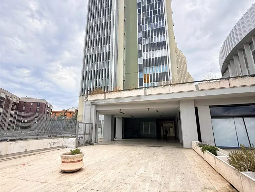 Immagine 1 di Ufficio in vendita  in piazzale bestat 2 a Taranto