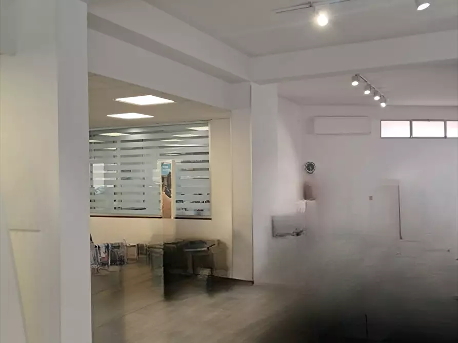 Immagine 12 di Locale commerciale in vendita  in via Archi a Trapani