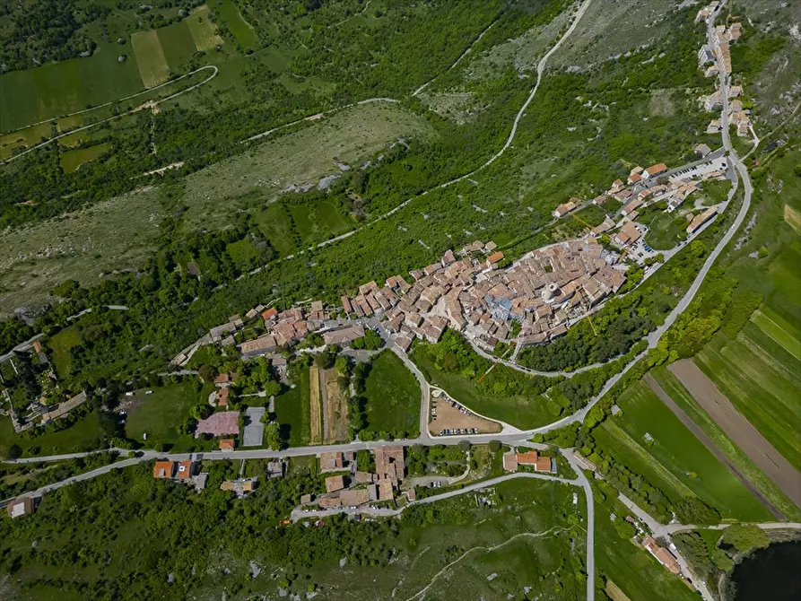 Immagine 5 di Appartamento in vendita  a Santo Stefano Di Sessanio