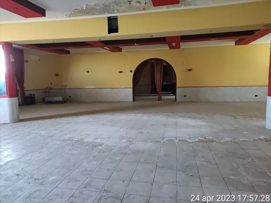 Immagine 8 di Locale commerciale in vendita  in Strada Provinciale  231 a Cerignola