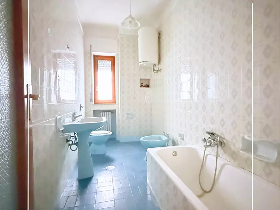 Immagine 15 di Appartamento in vendita  in via san roberto bellarmino 18 a Taranto