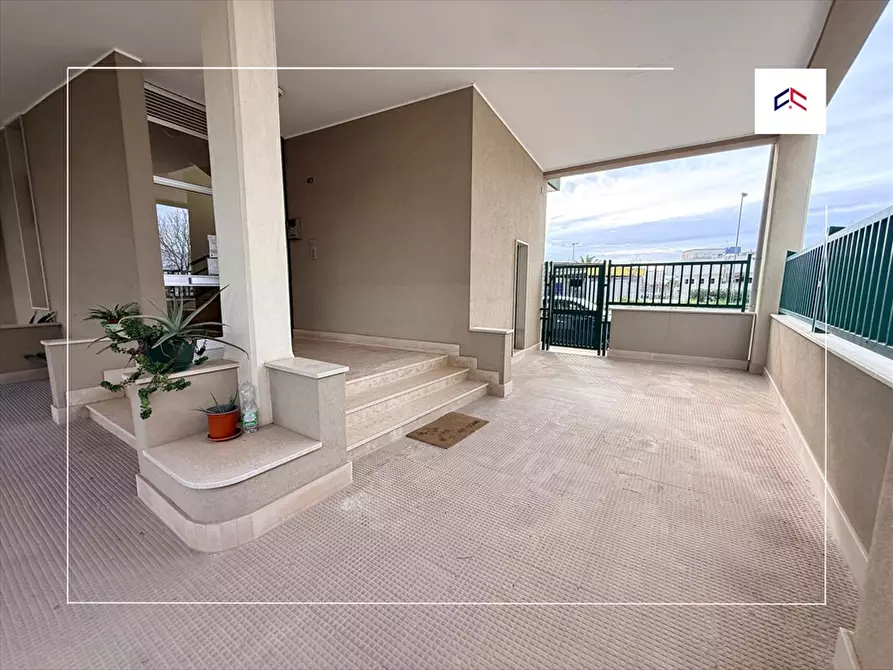 Immagine 3 di Appartamento in vendita  in via scoglio del tonno 40  a Taranto