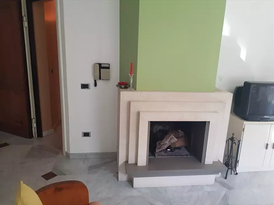 Immagine 18 di Palazzo in vendita  in Largo Fra Pantaleo a Palagiano