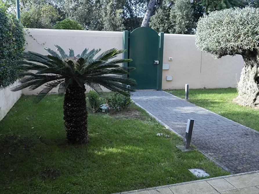 Immagine 29 di Villa in vendita  in Via primiero 150 a Anzio