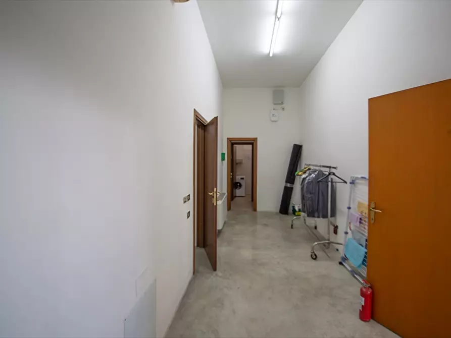 Immagine 8 di Capannone industriale in vendita  a Chieti