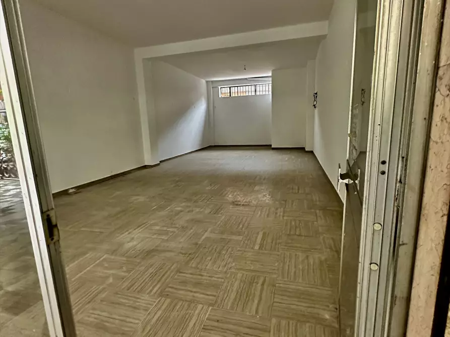 Immagine 4 di Negozio in vendita  in Via Torquato Scaraviglia n. 47 a Chieti