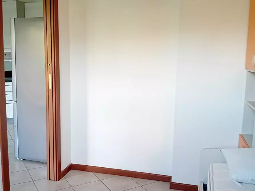 Immagine 13 di Appartamento in affitto  in via Senigallia 9 a Milano