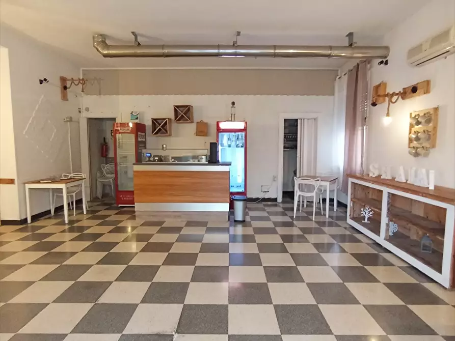 Immagine 8 di Attività commerciale in vendita  a Trapani