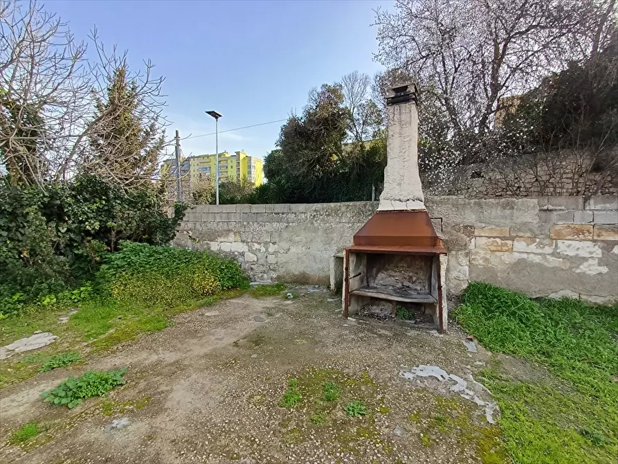 Immagine 11 di Locale commerciale in vendita  in Via Tana Di Lu Mazzoni Tronco A n. 5 a Sassari