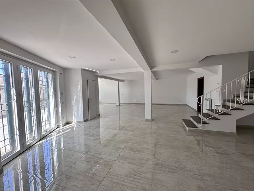 Immagine 20 di Villa in vendita  in via odino a Anzio