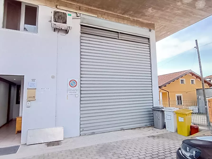 Immagine 16 di Capannone industriale in vendita  in via Penne a Chieti