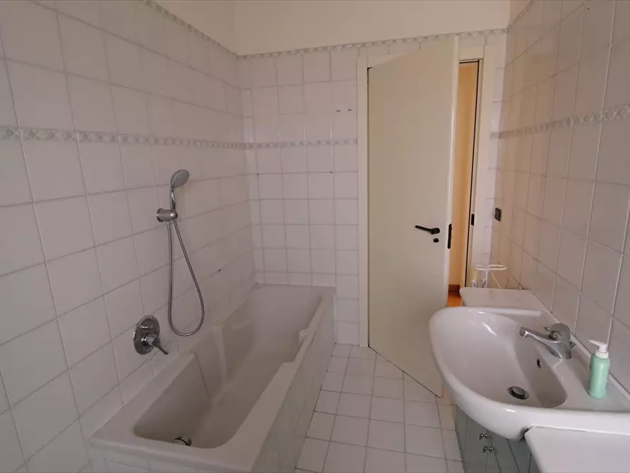 Immagine 9 di Appartamento in vendita  in Corso Acqui a Alessandria