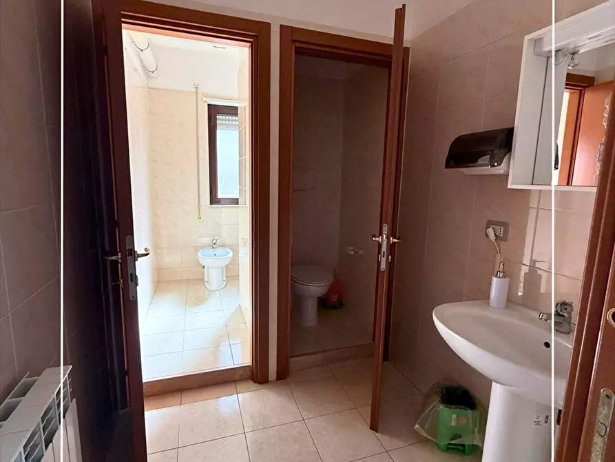 Immagine 8 di Ufficio in affitto  in via quintino quagliati 10 a Taranto