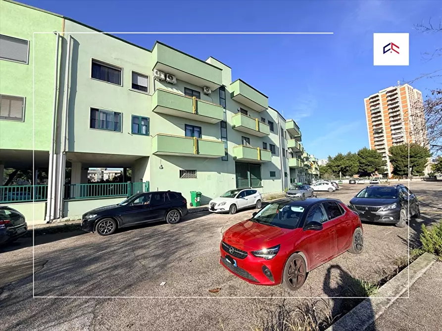 Immagine 2 di Appartamento in vendita  in via scoglio del tonno 52 a Taranto