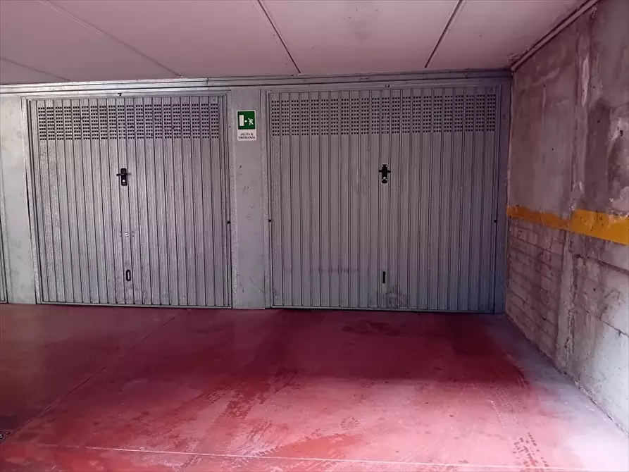 Immagine 13 di Box auto in vendita  in via Franco Faccio 20 a Milano