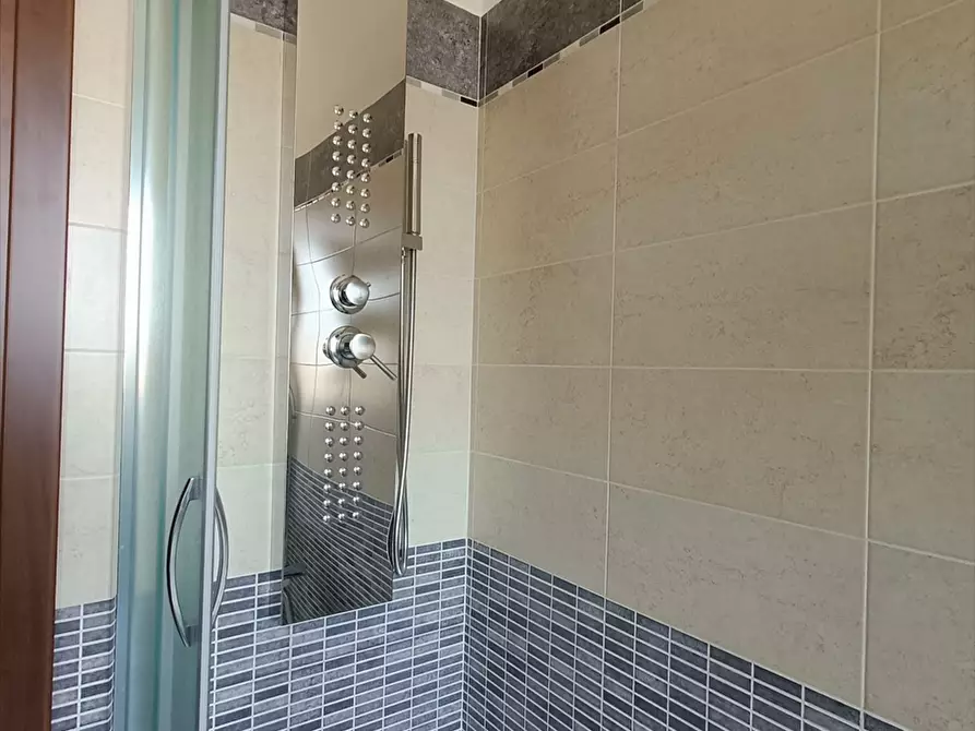 Immagine 21 di Villa in vendita  in via primiero a Anzio