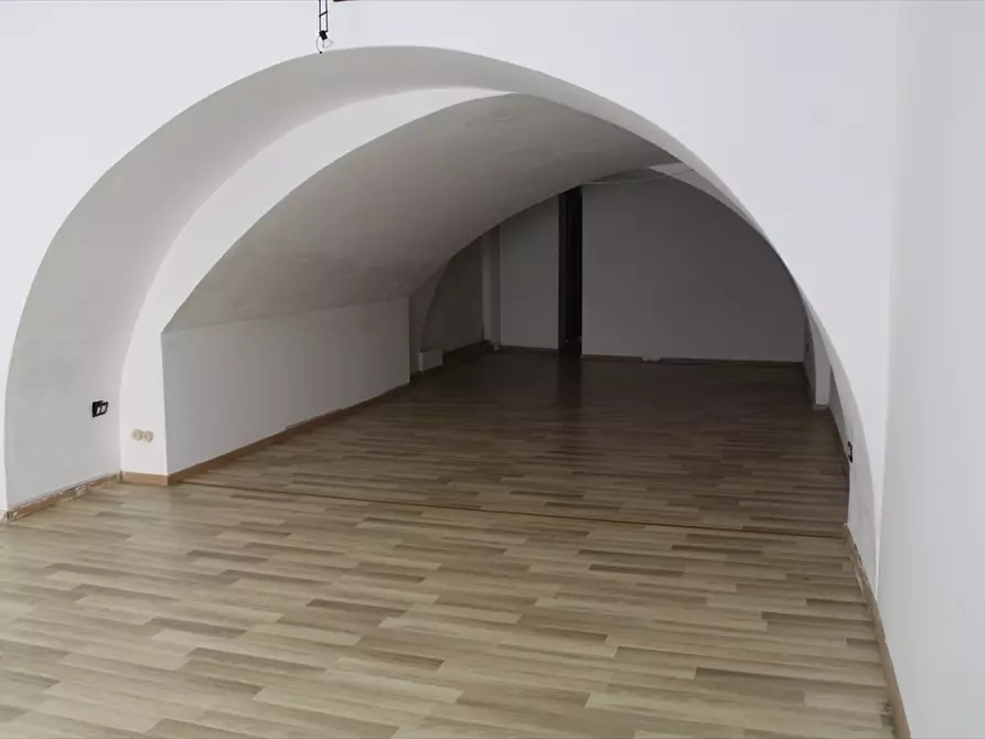 Immagine 6 di Locale commerciale in vendita  a Popoli