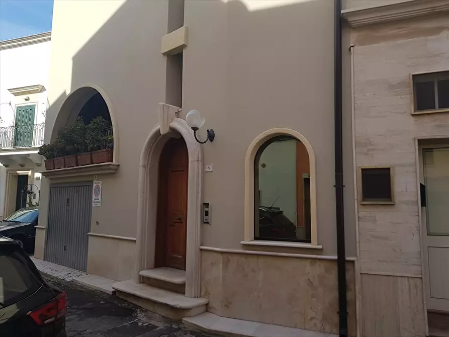 Immagine 4 di Palazzo in vendita  in Largo Fra Pantaleo a Palagiano
