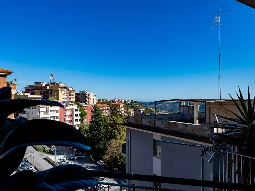 Immagine 27 di Appartamento in vendita  in Via Colazilli a Chieti