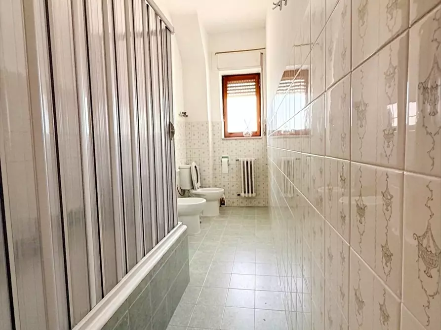 Immagine 12 di Appartamento in vendita  in via sibari 4 a Taranto