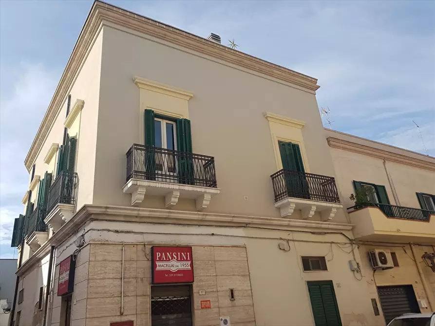 Immagine 2 di Palazzo in vendita  in Largo Fra Pantaleo a Palagiano