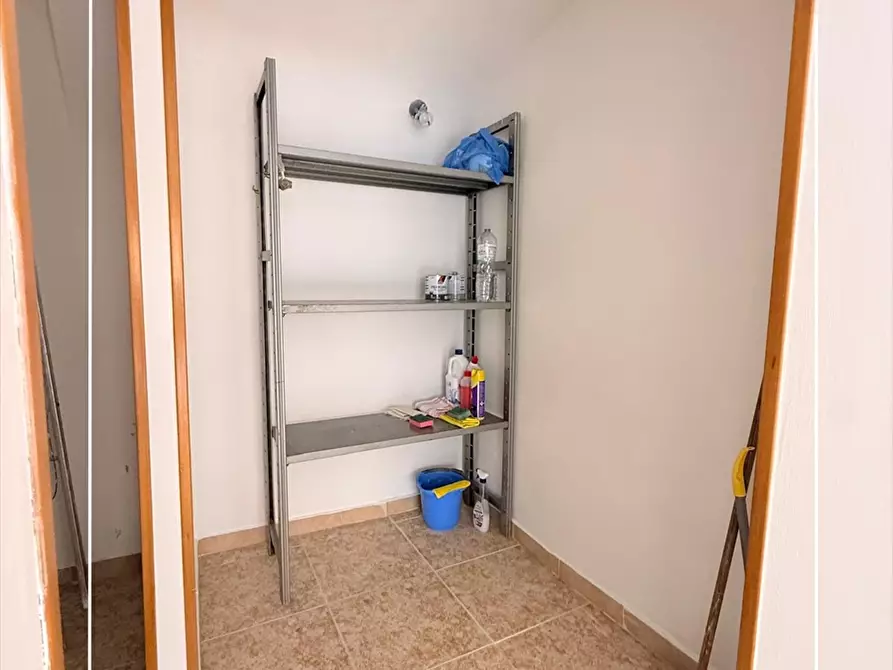 Immagine 5 di Locale commerciale in affitto  in via dante 104 a Taranto