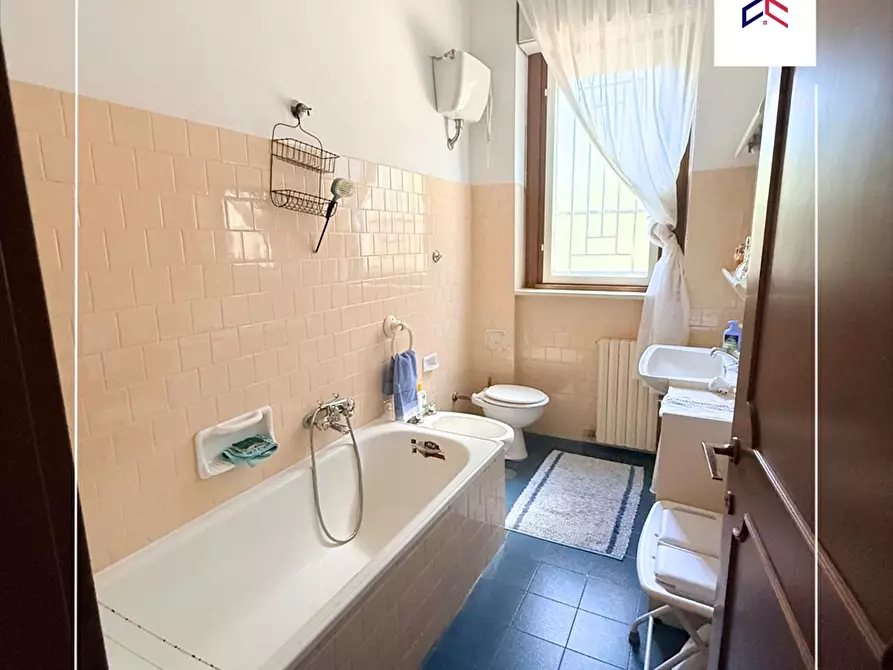 Immagine 20 di Appartamento in vendita  in piazza brodolini 214 a Taranto