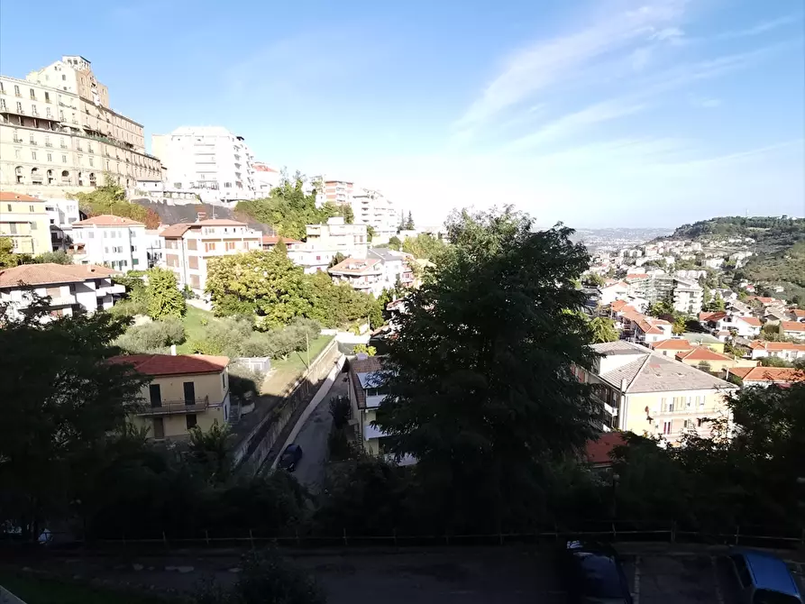 Immagine 8 di Appartamento in affitto  in Via Federico Salomone a Chieti