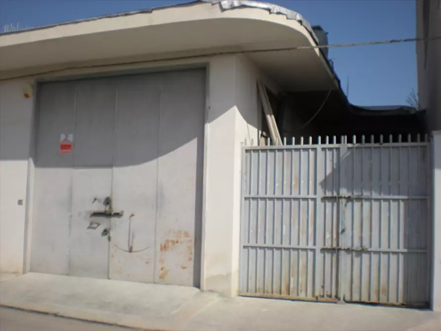 Immagine 4 di Garage in vendita  in Via Lanciano a Cerignola