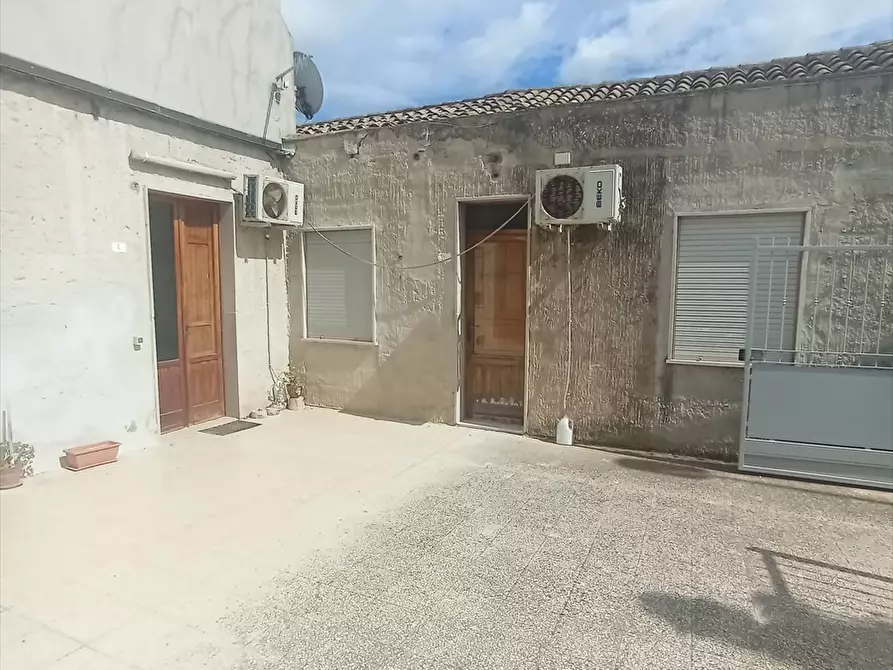 Immagine 2 di Casa indipendente in vendita  a Valderice