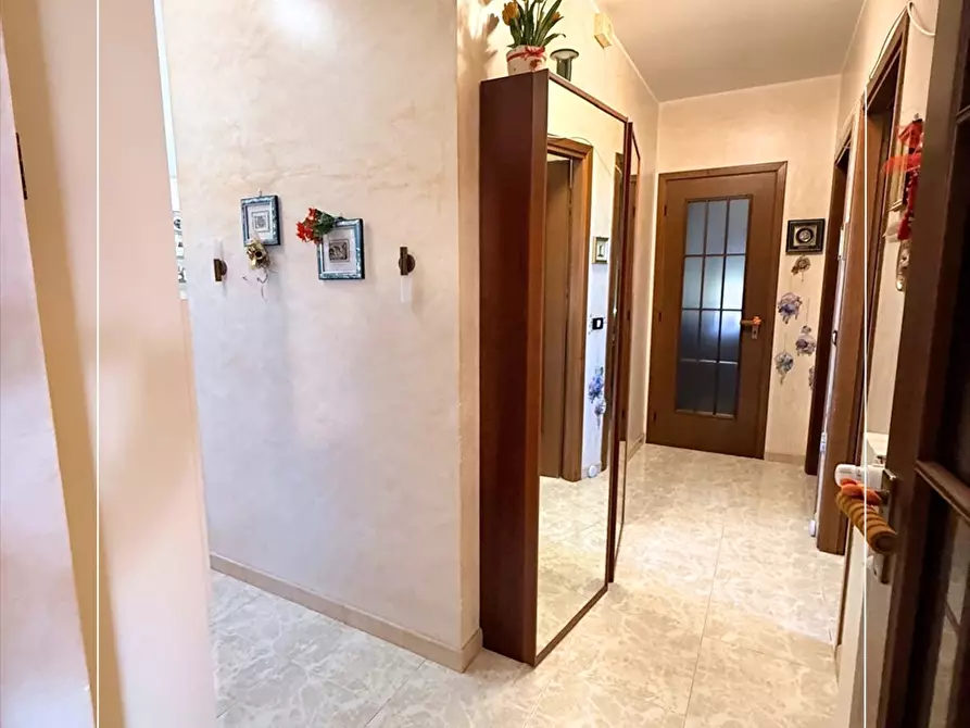 Immagine 23 di Appartamento in vendita  in via scoglio del tonno 51 a Taranto