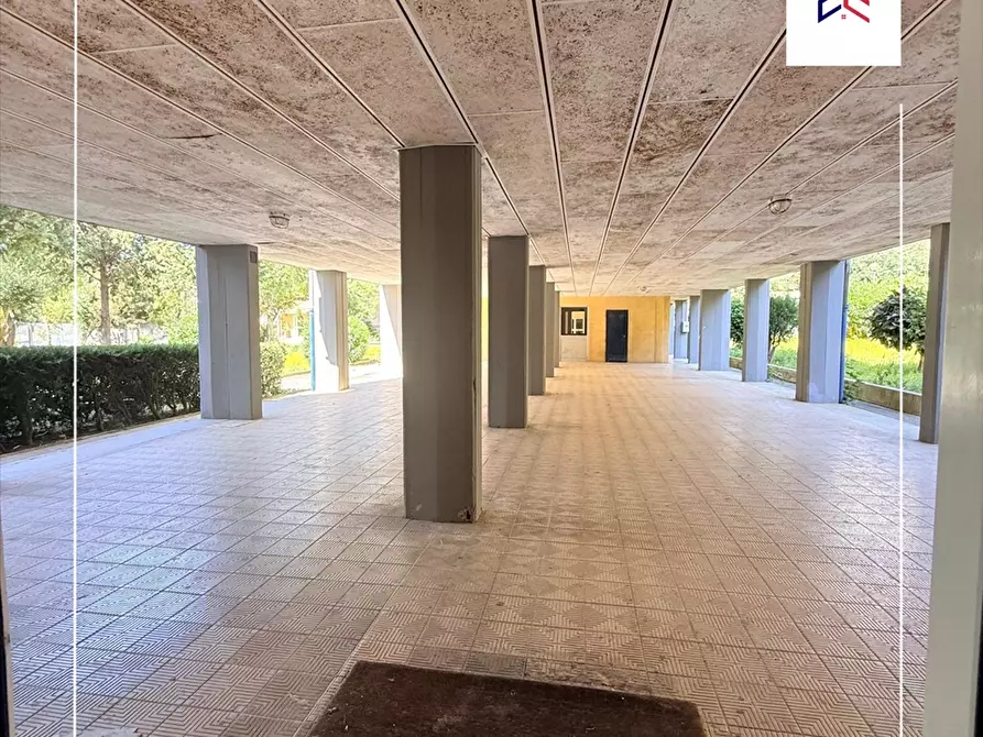 Immagine 4 di Appartamento in vendita  in piazza brodolini 214 a Taranto