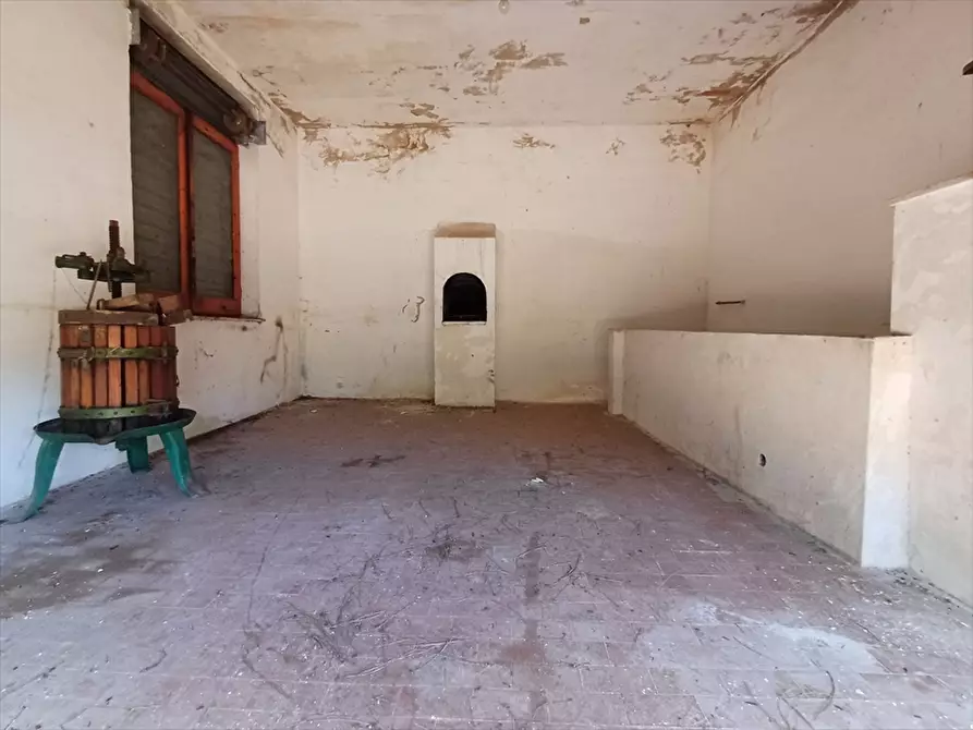 Immagine 27 di Garage in vendita  in  Sorso Badde Fustiggiu 