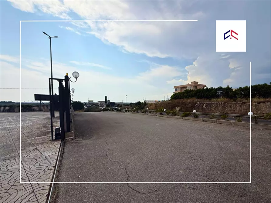 Immagine 3 di Locale commerciale in vendita  in contrada baronia a San Giorgio Ionico