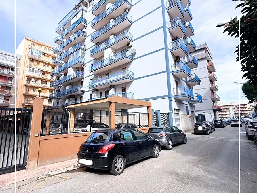 Immagine 1 di Appartamento in vendita  in via san roberto bellarmino 18 a Taranto