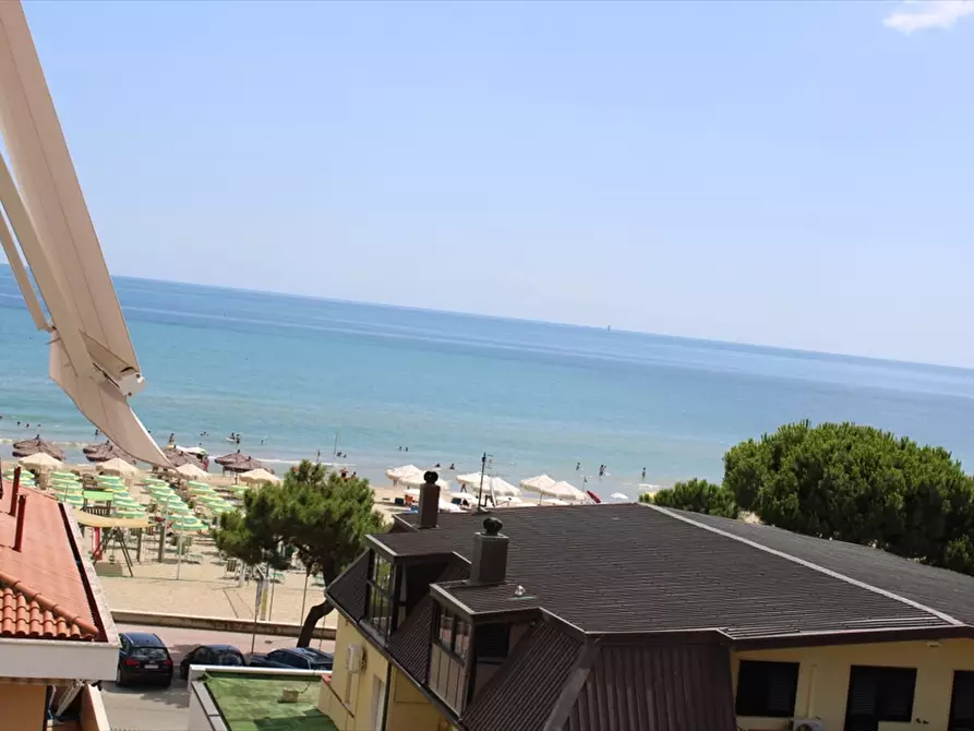 Immagine 12 di Appartamento in vendita  in Viale Arenile nord a Silvi