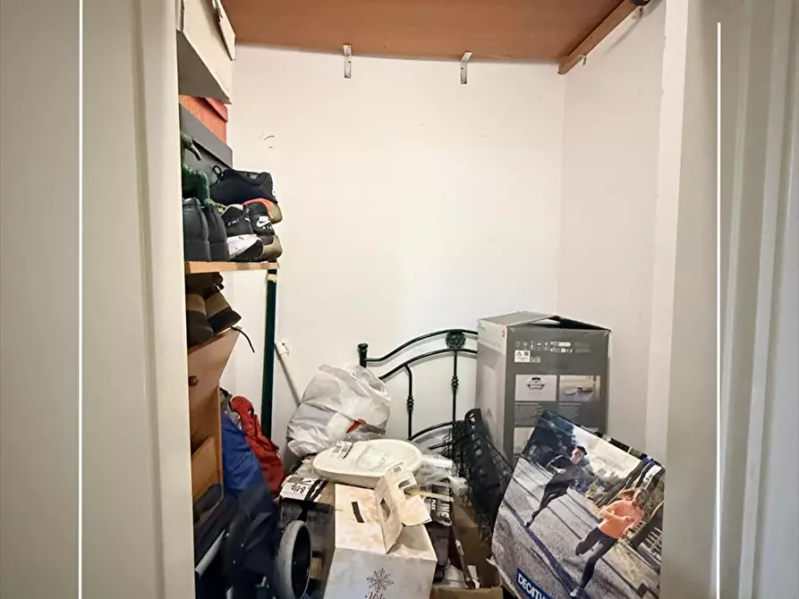 Immagine 14 di Appartamento in vendita  in via rintone 51  a Taranto
