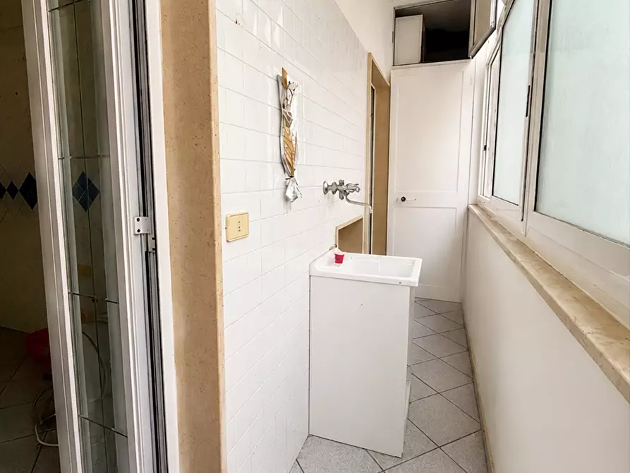 Immagine 8 di Appartamento in affitto  in via cesare battisti 83 a Taranto