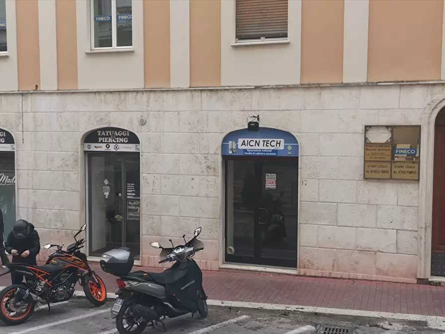Immagine 11 di Locale commerciale in affitto  in Via Spaventa a Chieti